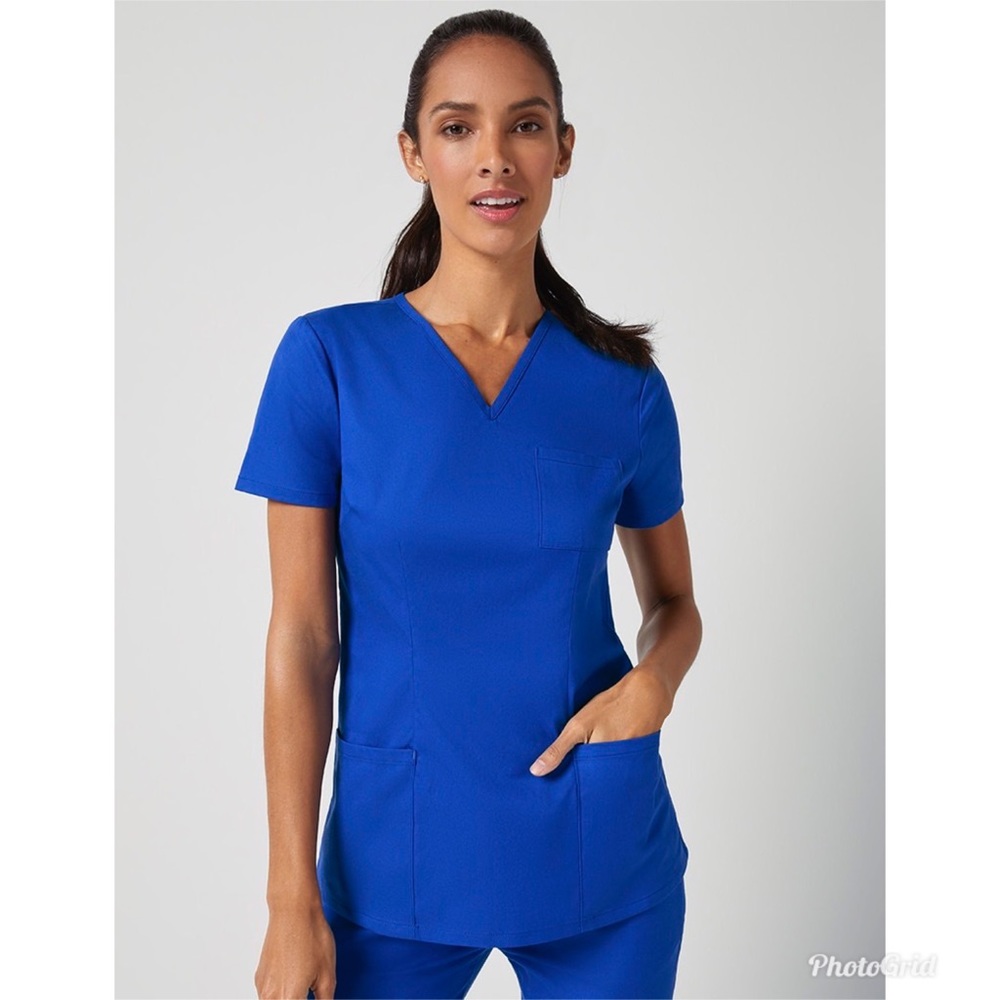 Jaanuu Scrub Top